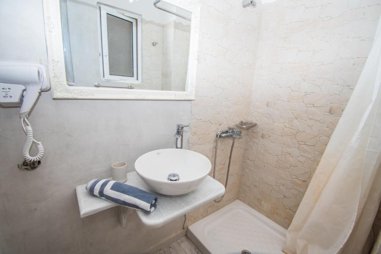 Alexandros Aparthotel Poros Town Exterior foto