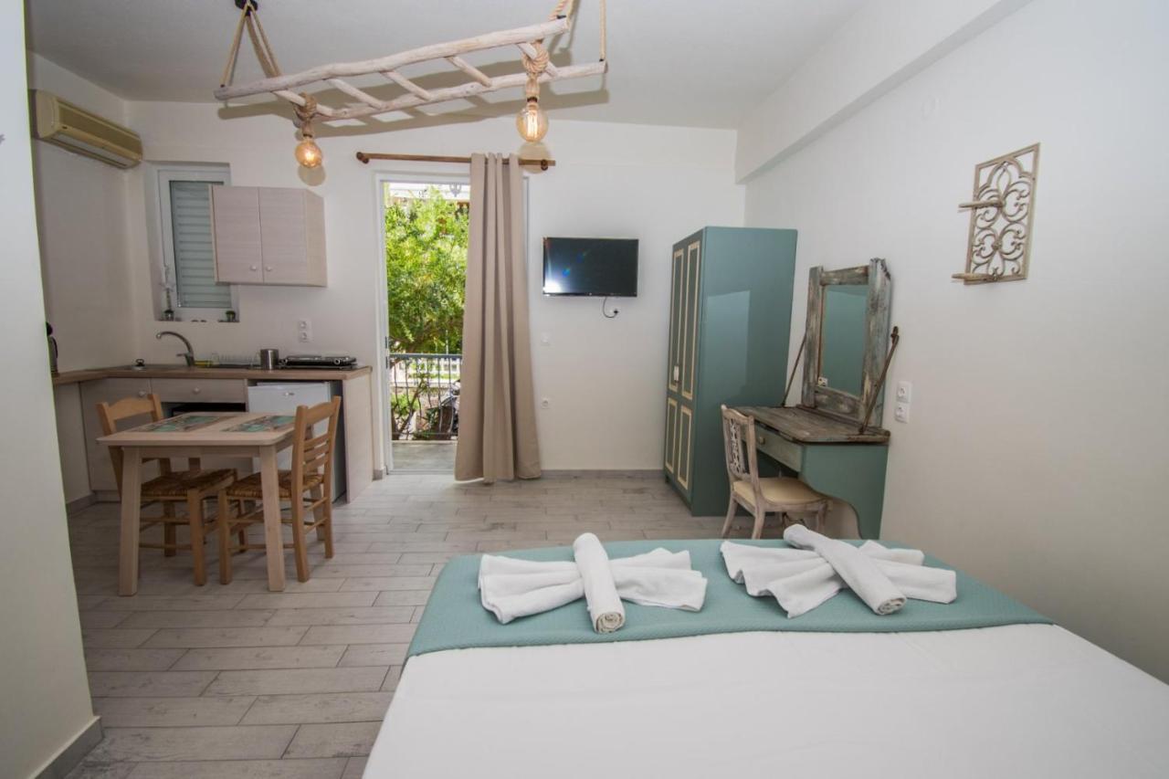 Alexandros Aparthotel Poros Town Exterior foto