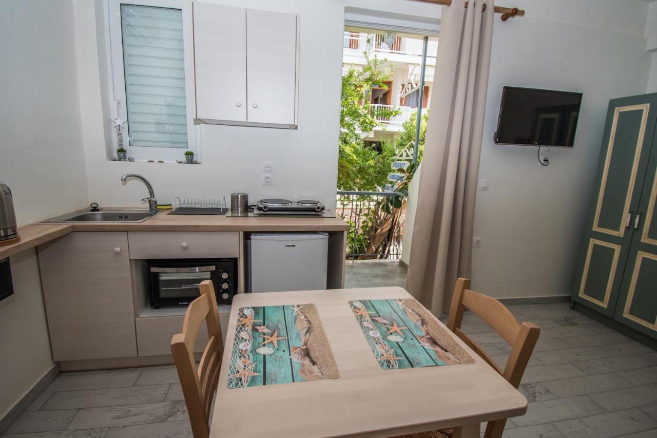 Alexandros Aparthotel Poros Town Exterior foto